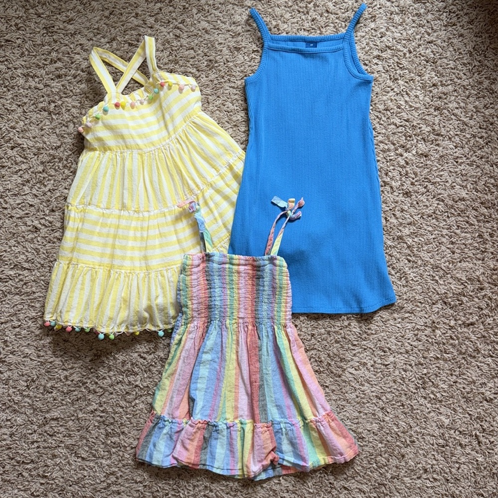 4t girls bundle of 3 sleeveless dresses. Tommy Bahama, Old Navy, Baby Gap.